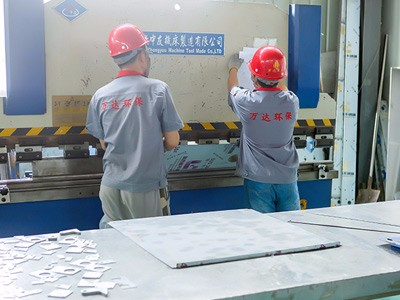 工廠加工折彎?rùn)C(jī)